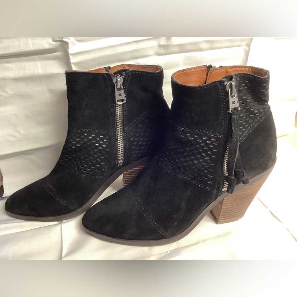 Lucky Brand Ramses ankle booties